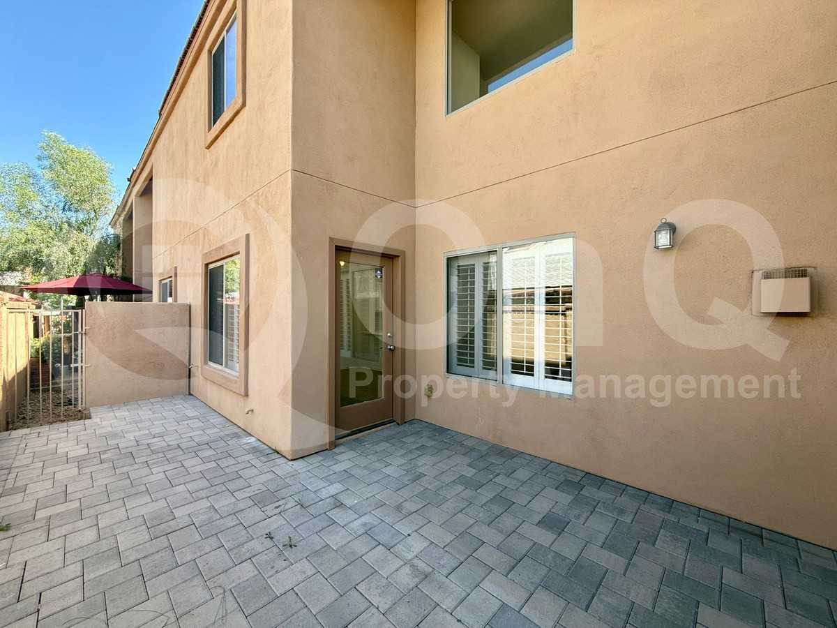 4140 N 21st St #3 - Photo 3 of 34