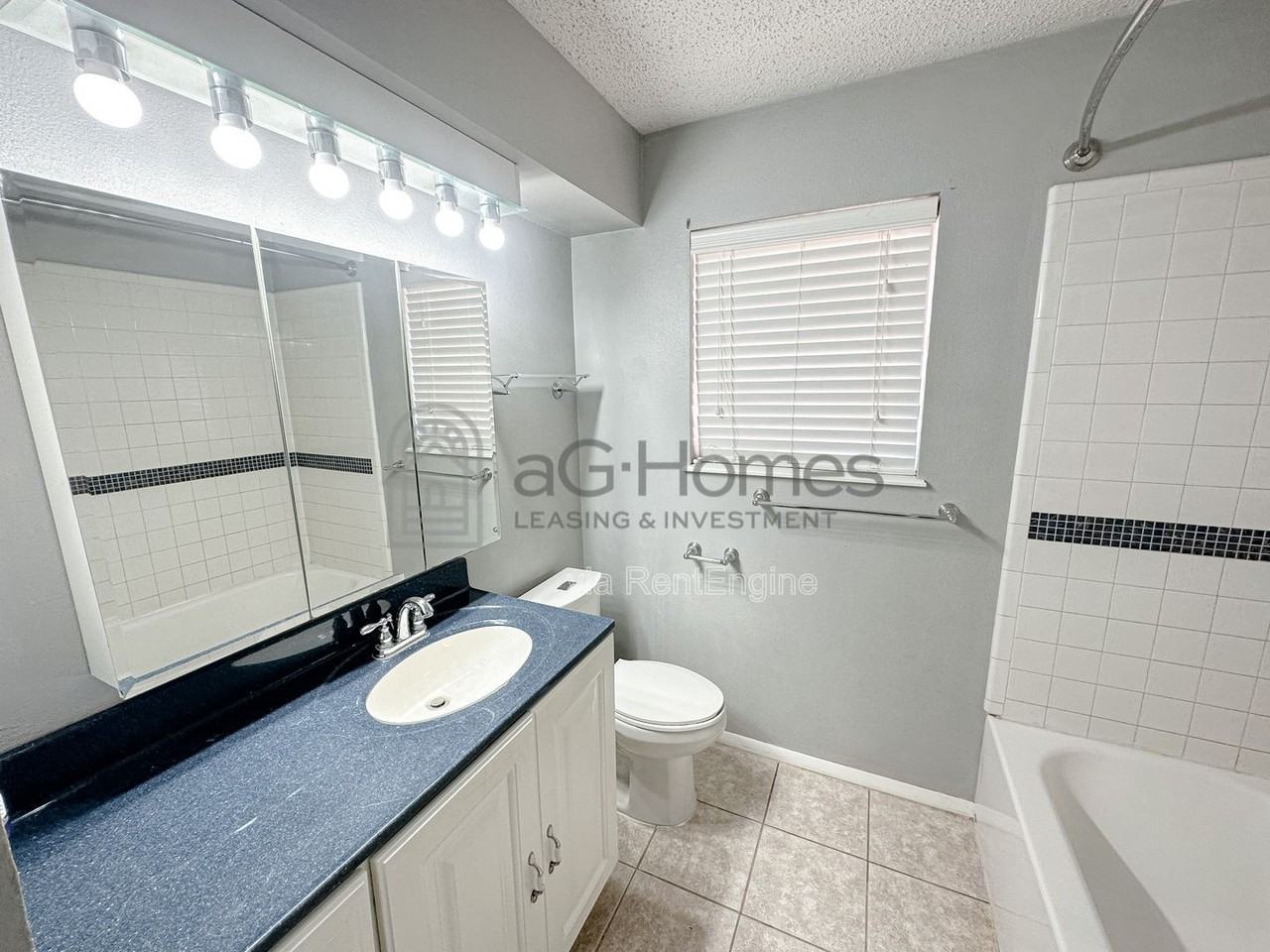 7609 Nw 28th St - Photo 5 of 21