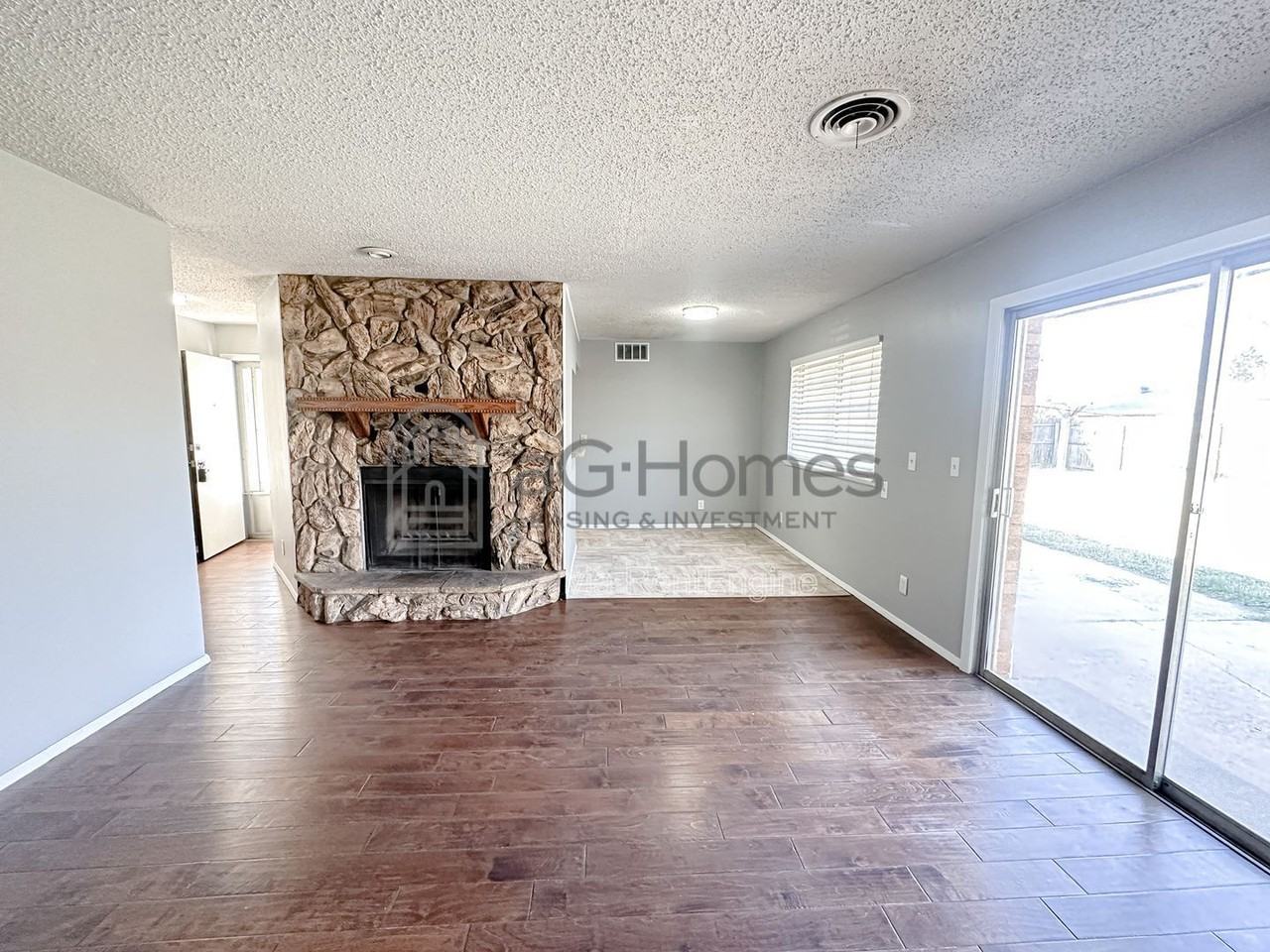 7609 Nw 28th St - Photo 6 of 21