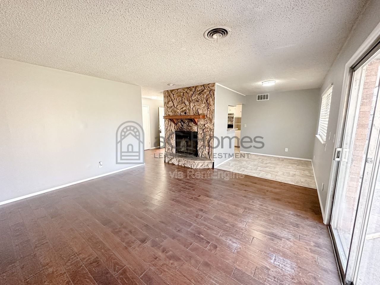 7609 Nw 28th St - Photo 7 of 21