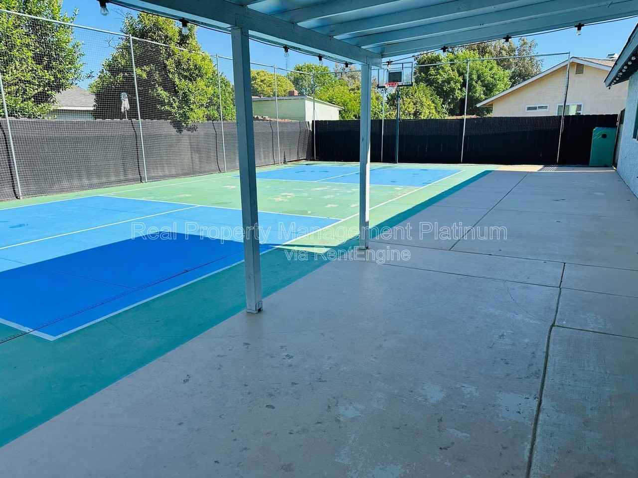 3095 Anderson Ave - Photo 3 of 15