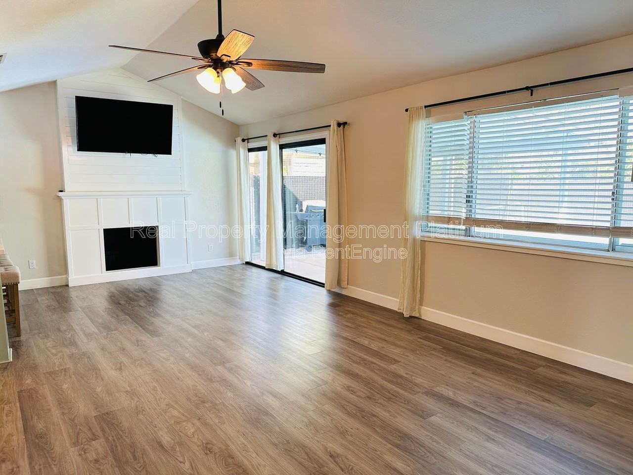 3095 Anderson Ave - Photo 4 of 15