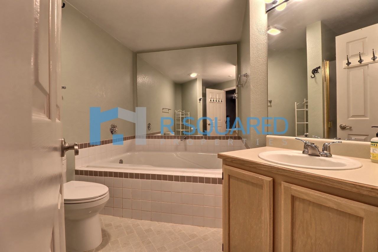 8653 Avondale Rd Ne #B204 - Photo 3 of 21