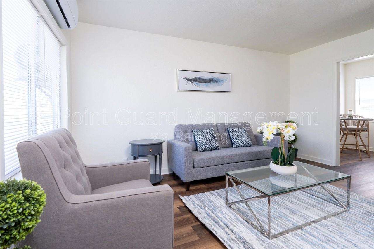 839 S Beverly Dr #839B - Photo 3 of 24