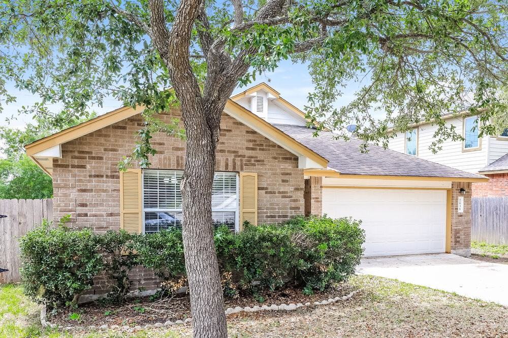 2638 Montebello - Photo 3 of 16