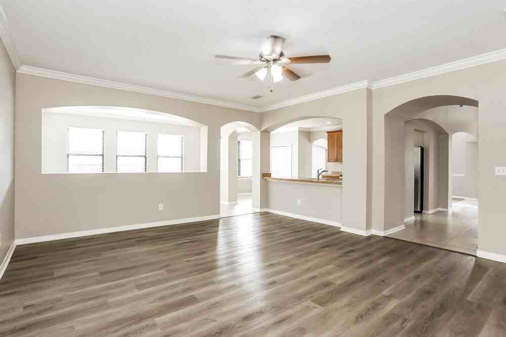 703 Red Cedar Ct - Photo 5 of 17