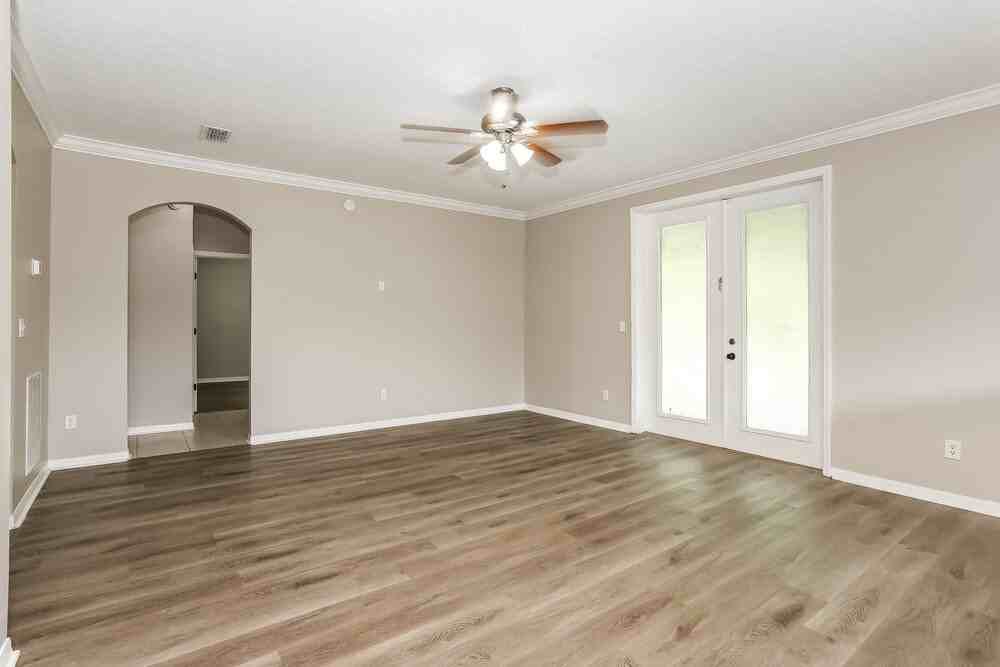 703 Red Cedar Ct - Photo 6 of 17