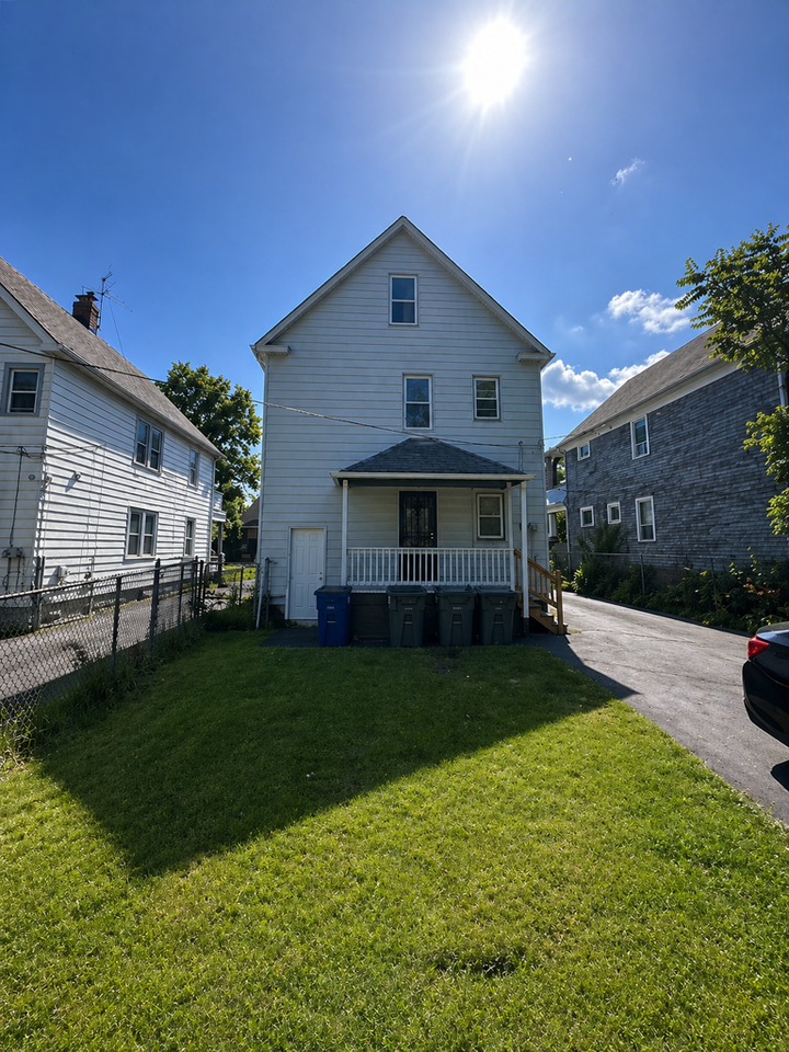 2814 E 118th St #2 - Photo 2 of 12