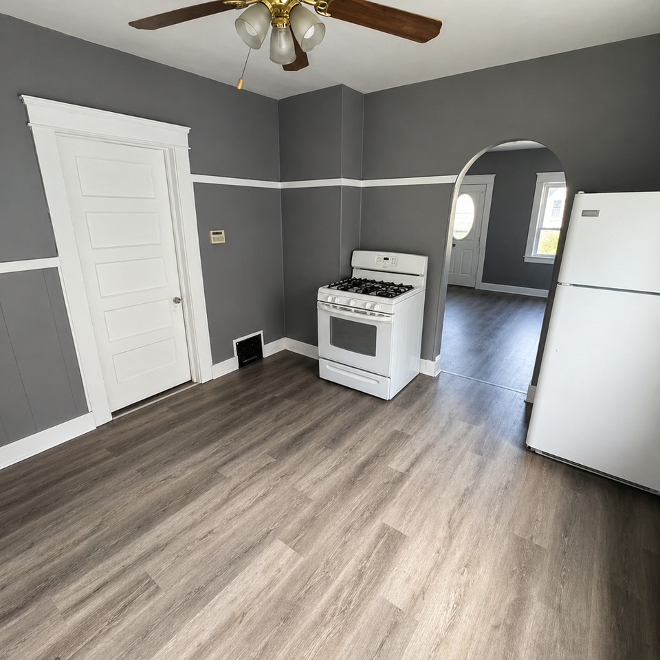 2814 E 118th St #2 - Photo 4 of 12