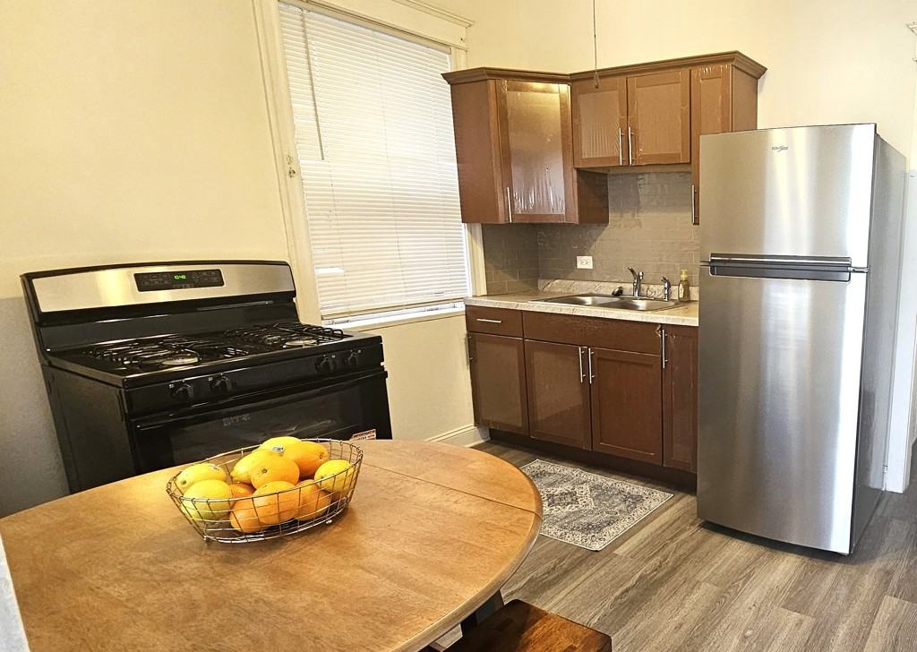 7712 S Carpenter St #1 - Photo 3 of 7