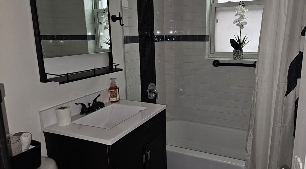 7712 S Carpenter St #1 - Photo 5 of 7