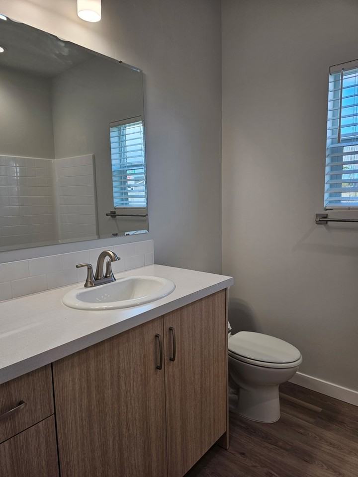 515 Hamlow Ave - Photo 4 of 12