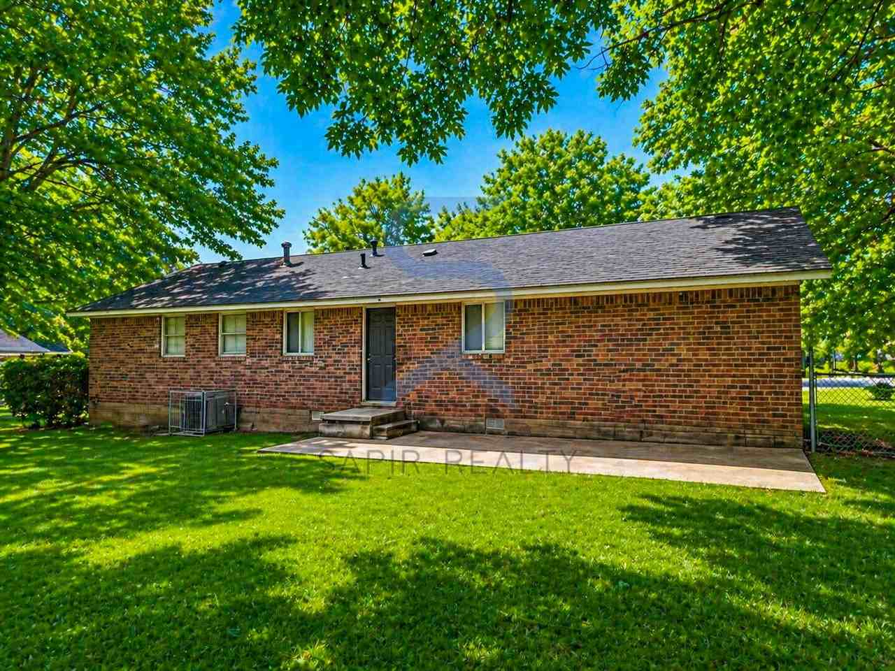 1433 Iron Gate Blvd - Photo 4 of 7