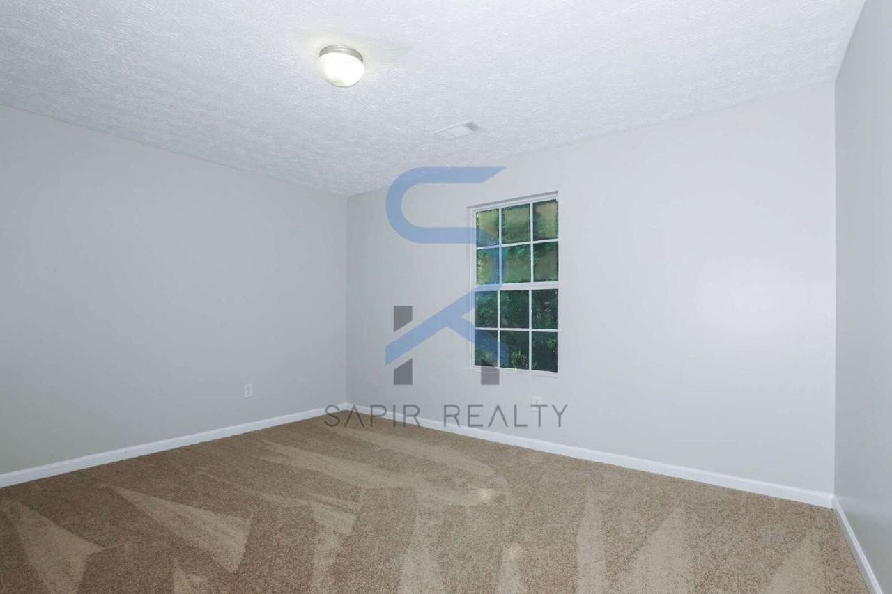 592 Elles Way - Photo 6 of 15