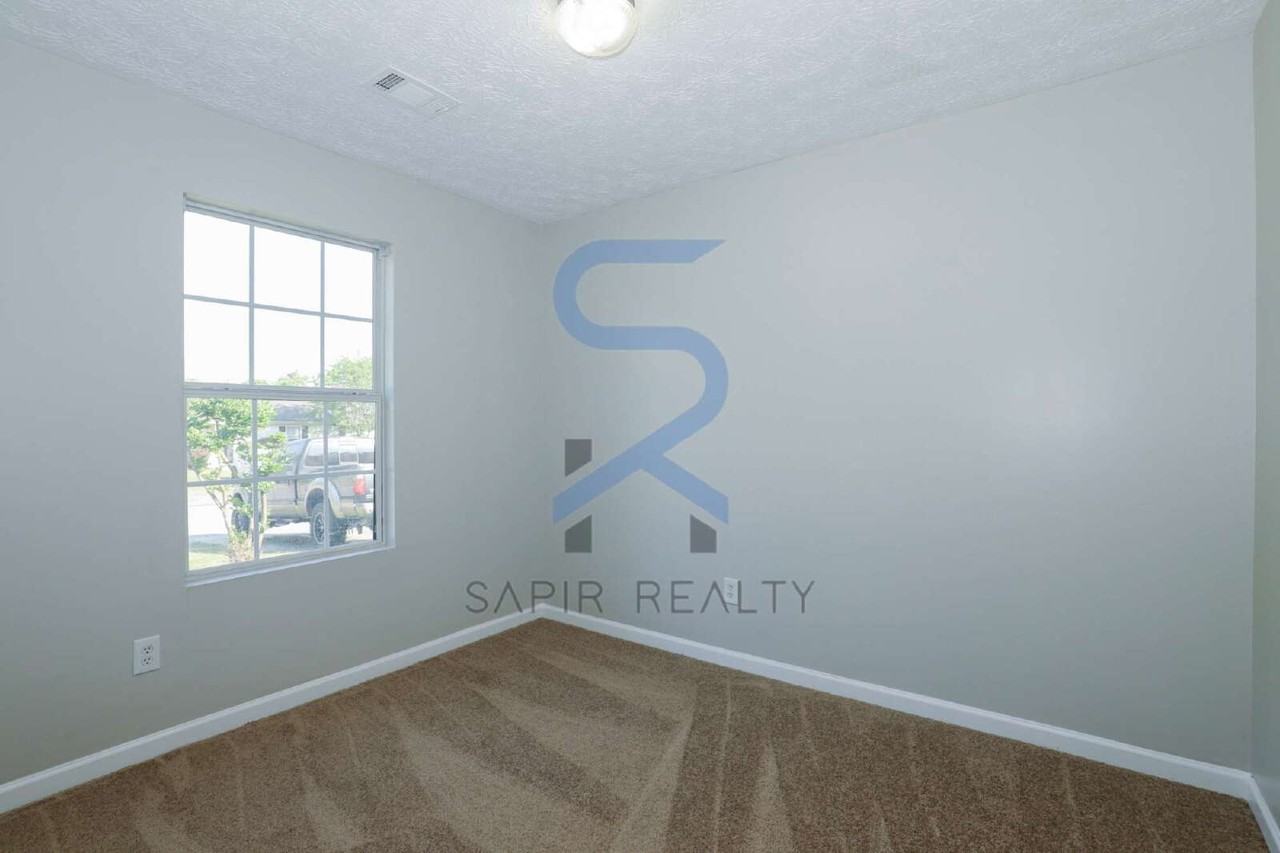 592 Elles Way - Photo 7 of 15