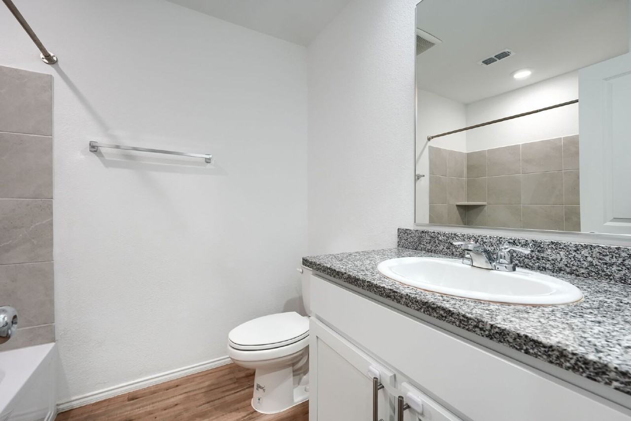 318 Mahogany Ln - Photo 5 of 20