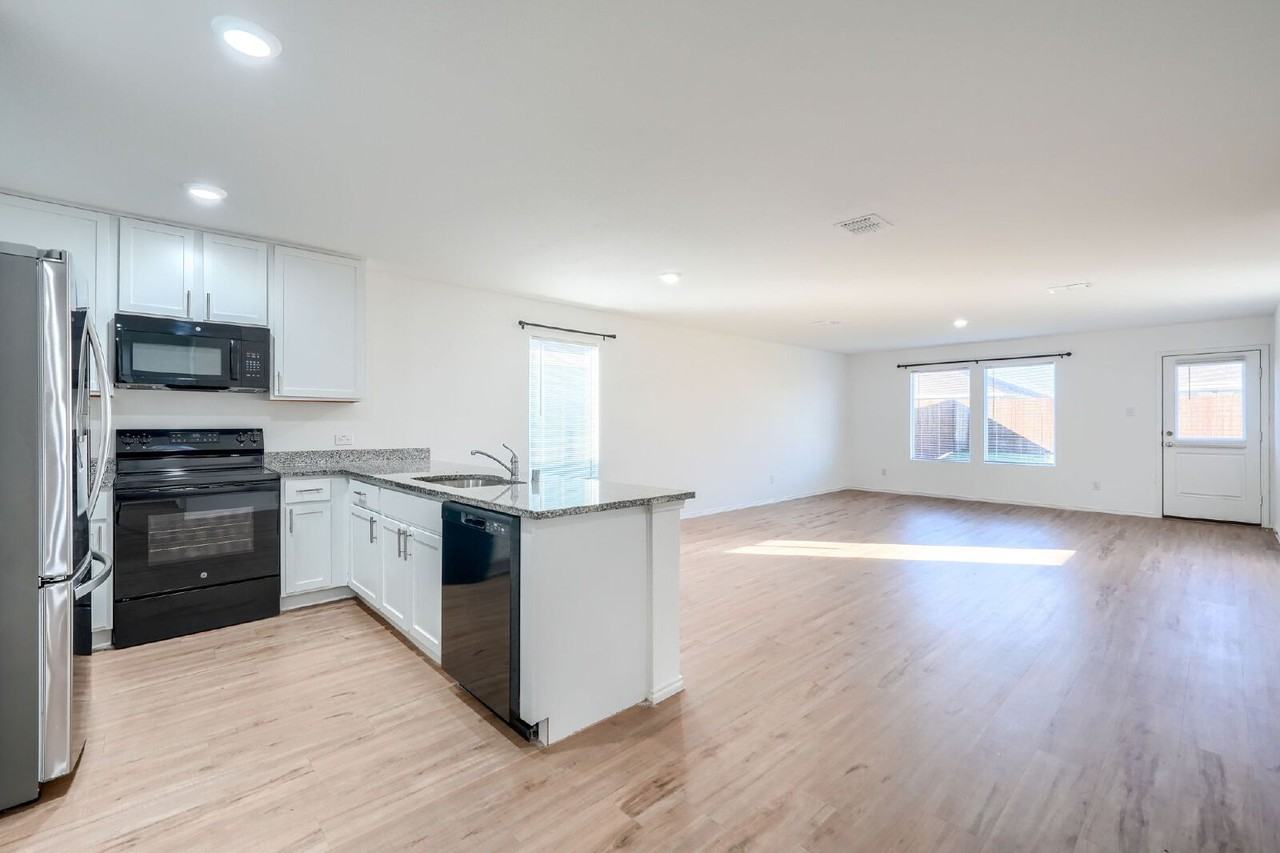 318 Mahogany Ln - Photo 7 of 20