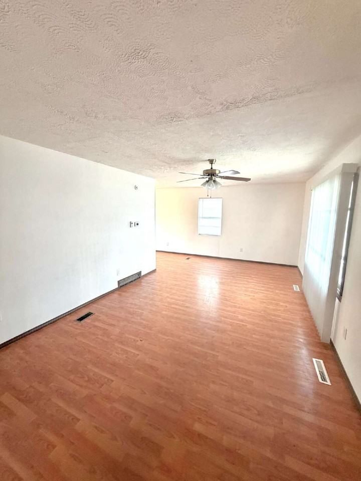 312 W Dewey St - Photo 3 of 20