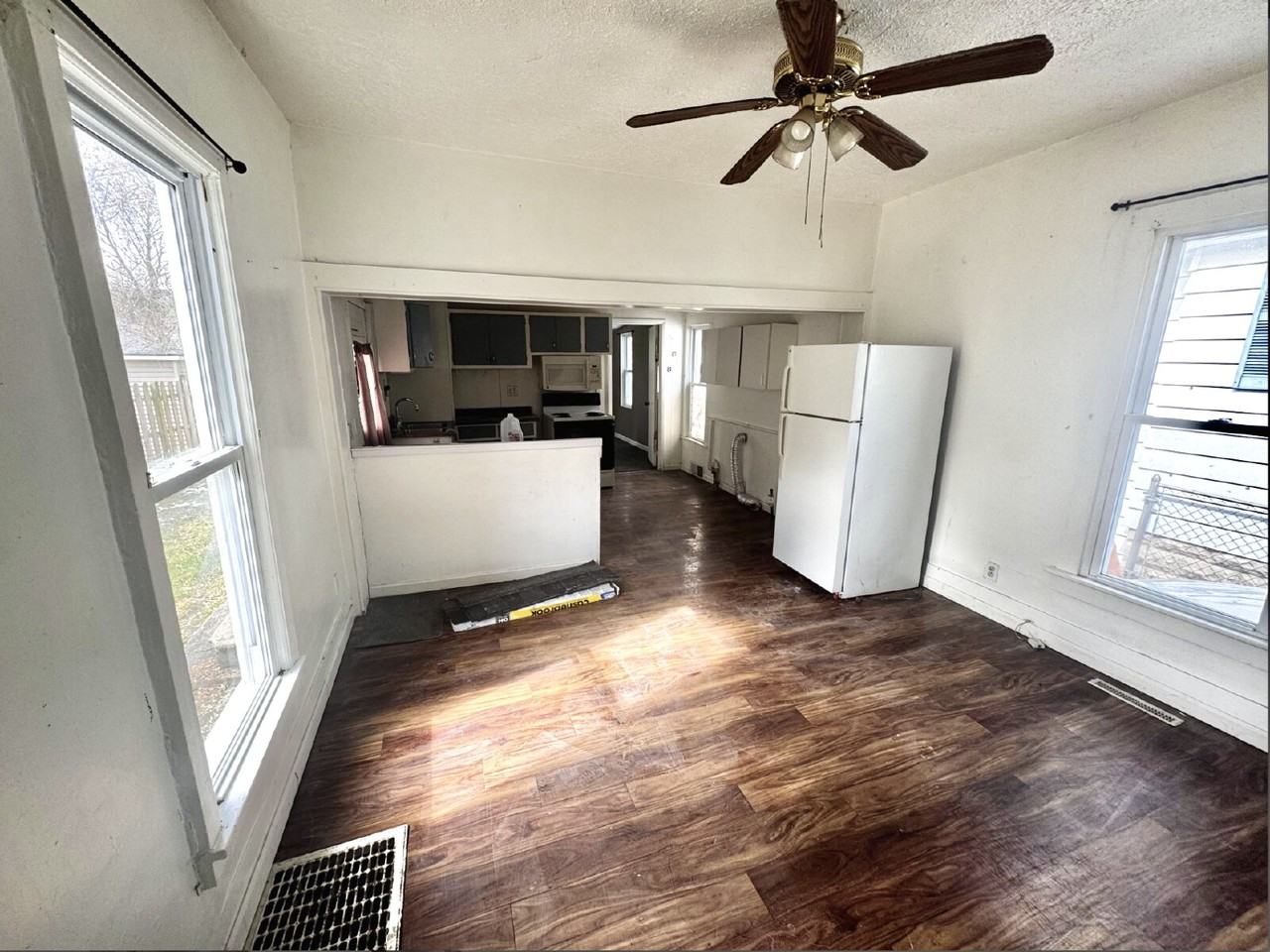 N Warner St - Photo 2 of 10