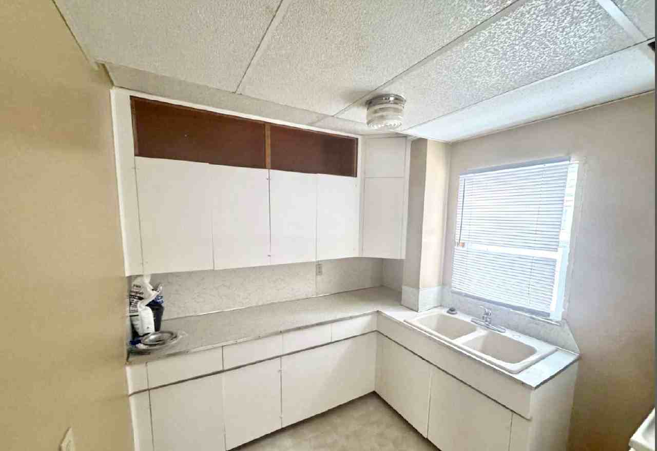 2401 Lowell Ave #1 - Photo 4 of 11