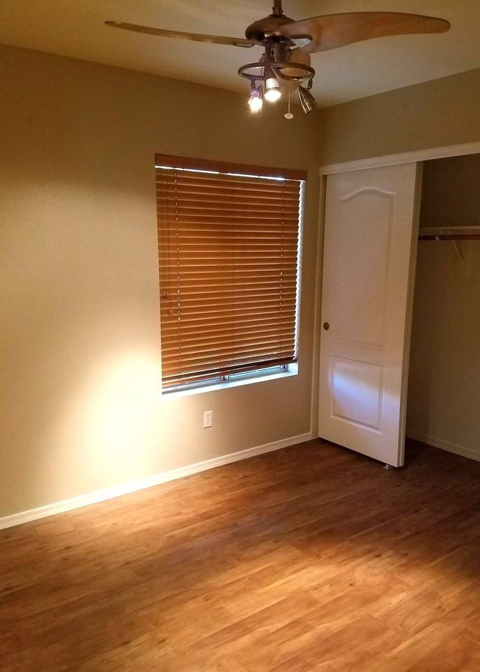 786 E Park Ave - Photo 5 of 11