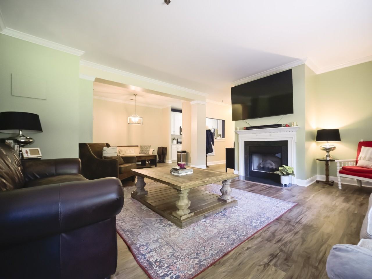 5609 Fairview Rd - Photo 5 of 34