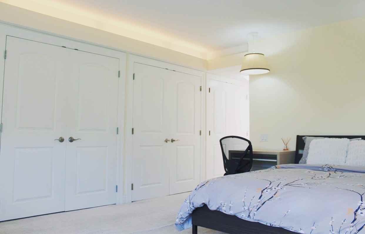 1561 Wesbrook Crescent - Photo 2 of 7