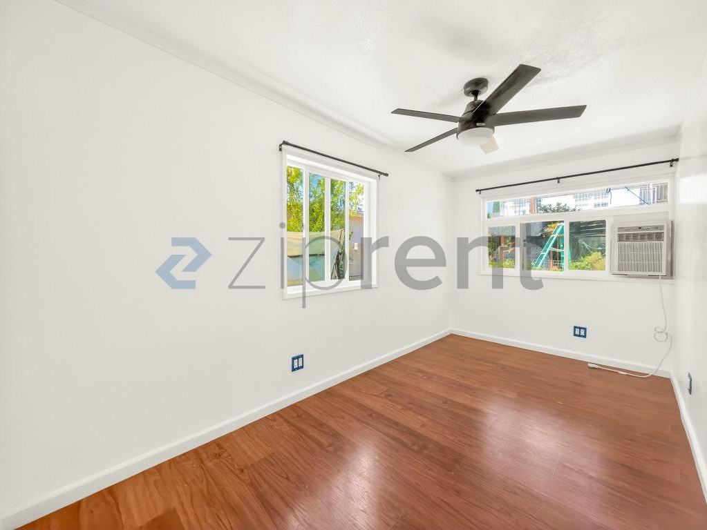 2755 Sanborn Ave - Photo 7 of 11