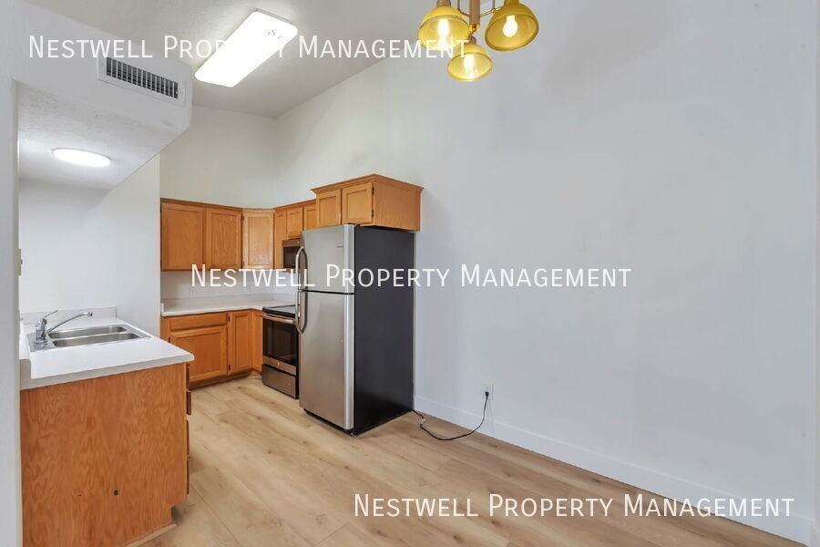 1329 W 1520 N - Photo 3 of 20