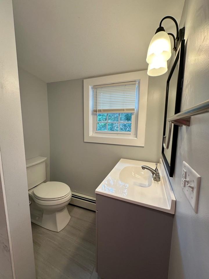 2 Adelaide Ave #A - Photo 7 of 20