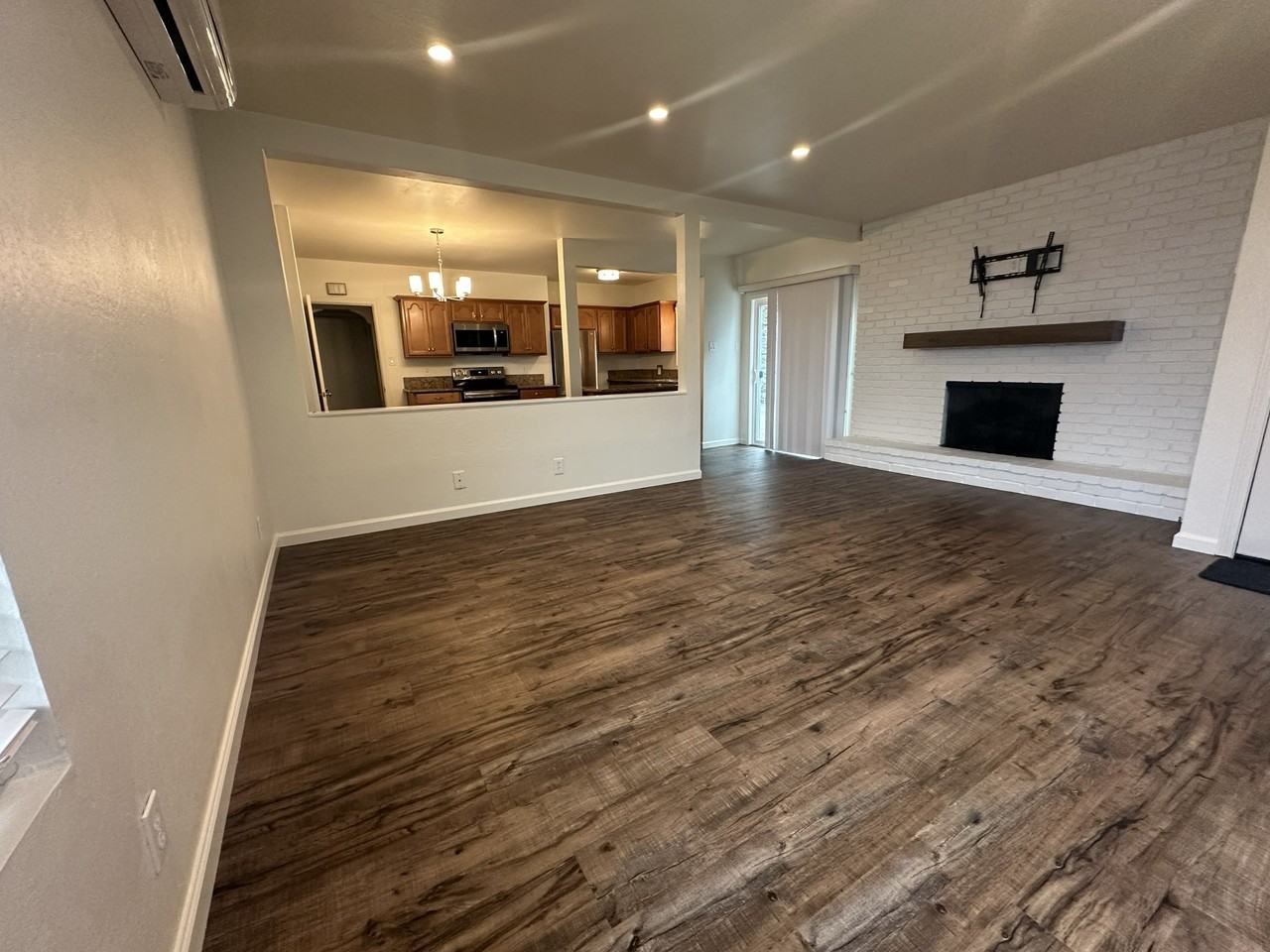 507 Bay St #507 - Photo 4 of 22