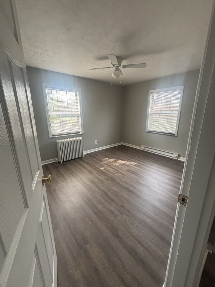 539 Corona Ave #A - Photo 4 of 7