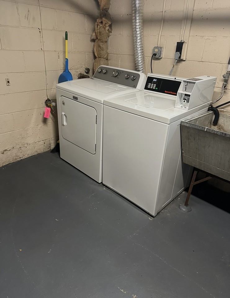 539 Corona Ave #A - Photo 6 of 7