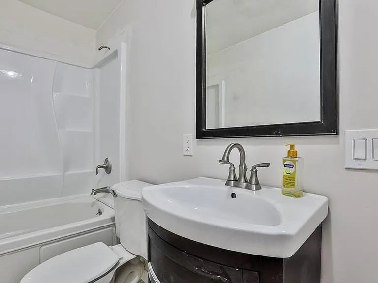 1524 Gorham St #209 - Photo 7 of 17