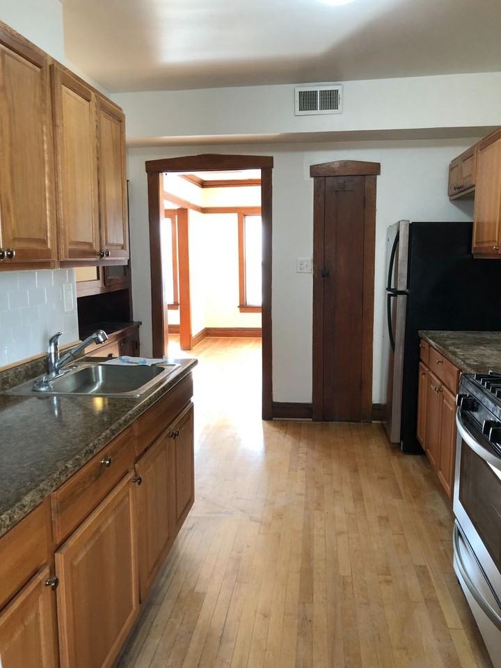 4018 W Cortland St #2 - Photo 3 of 13