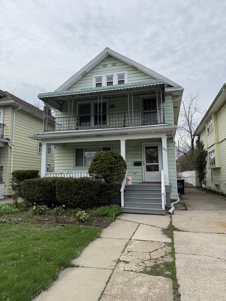 324 Crestwood Ave #1