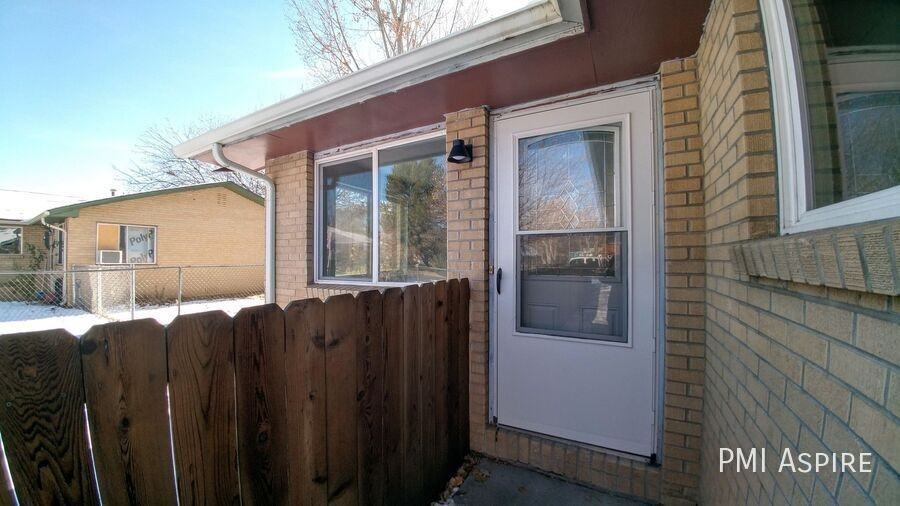 223 21st Ave - Photo 2 of 32