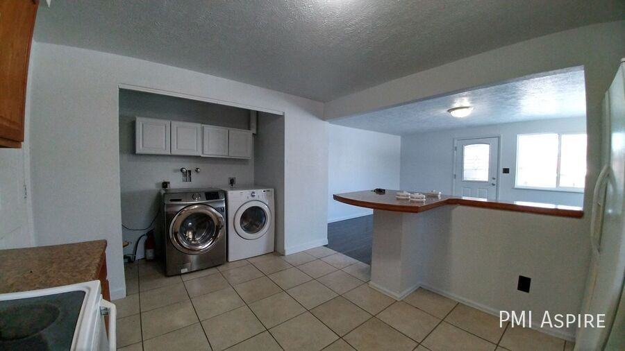 223 21st Ave - Photo 6 of 32