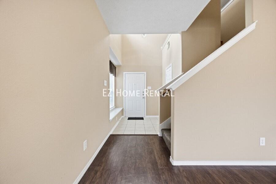 8813 Elm Drake Ln - Photo 3 of 28