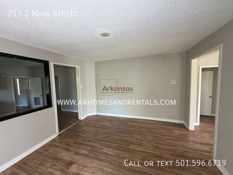 213 S Main St - Photo 4 of 12