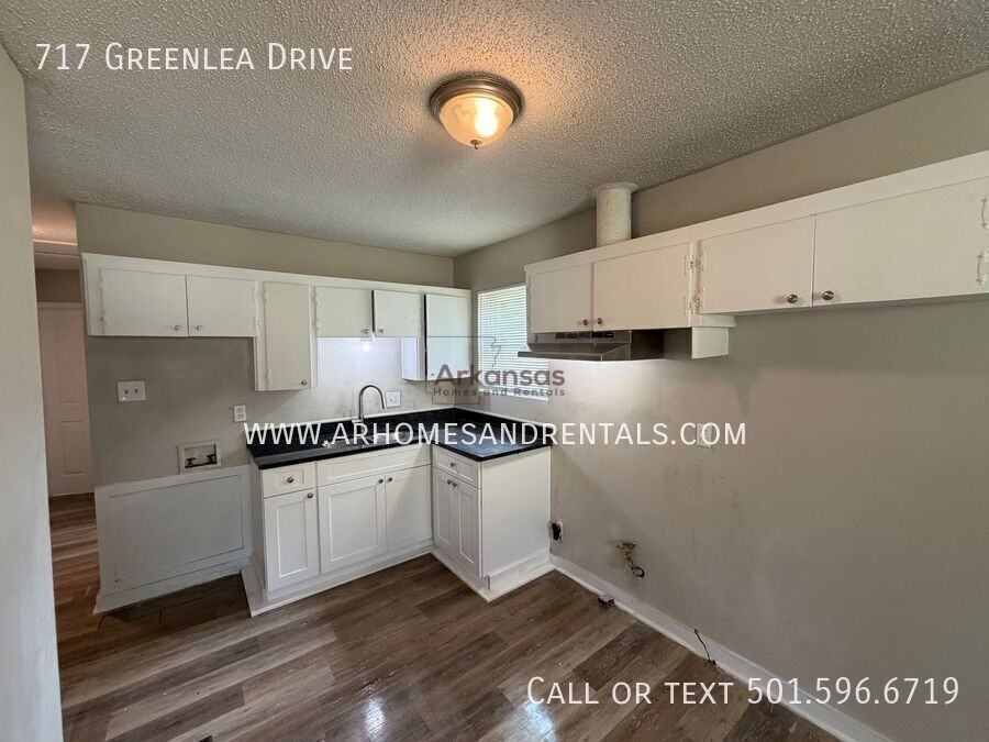 717 Greenlea Dr - Photo 4 of 12