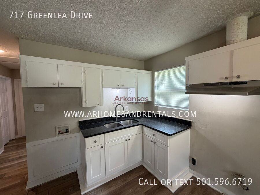 717 Greenlea Dr - Photo 5 of 12