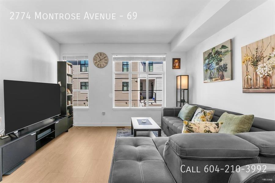 2774 Montrose Ave #69 - Photo 3 of 18