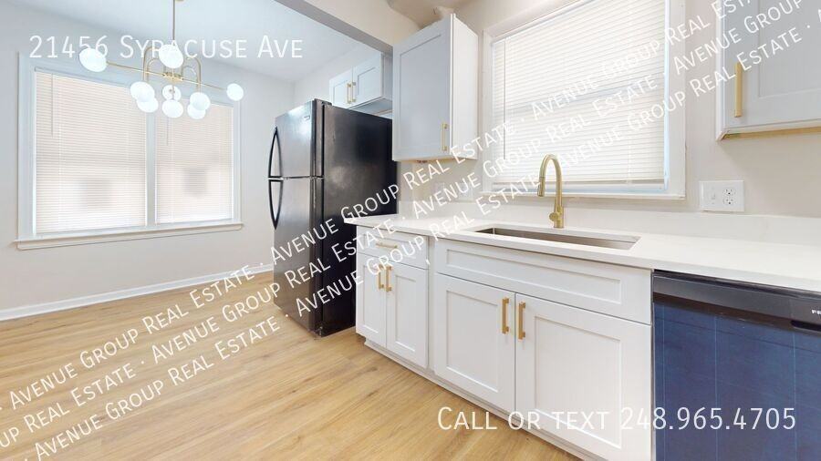 21456 Syracuse Ave - Photo 2 of 14