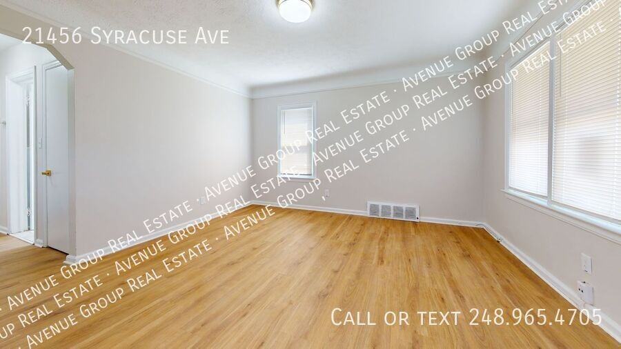 21456 Syracuse Ave - Photo 7 of 14