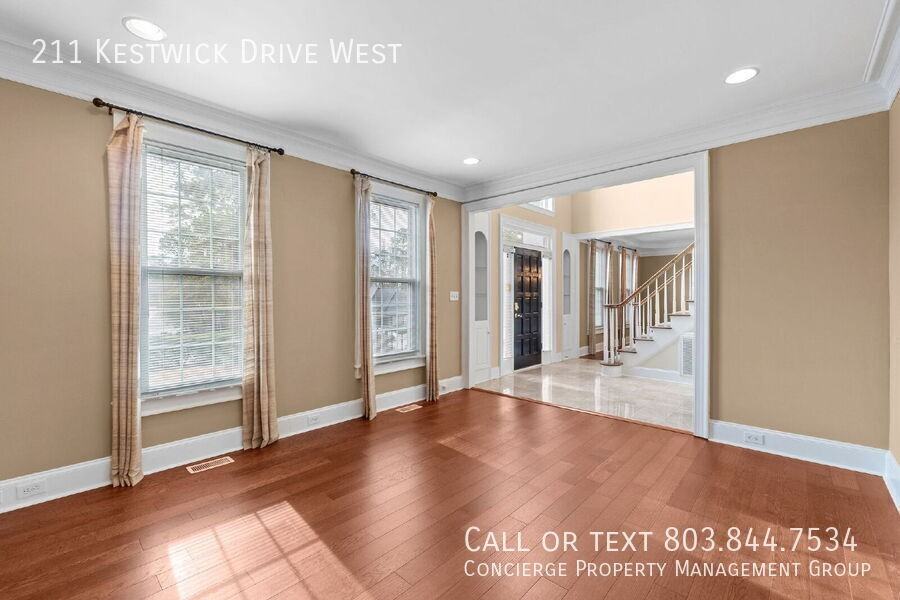 211 Kestwick Dr W - Photo 7 of 50