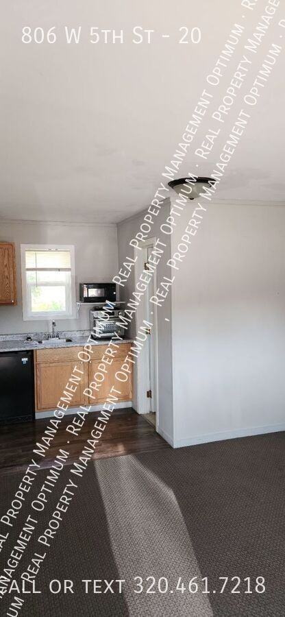 806 W 5th St #20 - Photo 3 of 12