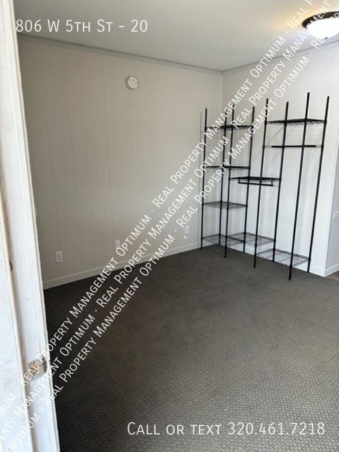 806 W 5th St #20 - Photo 4 of 12