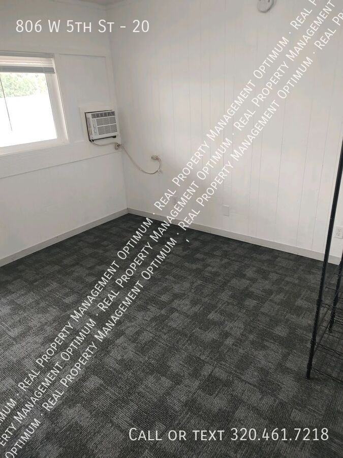 806 W 5th St #20 - Photo 5 of 12