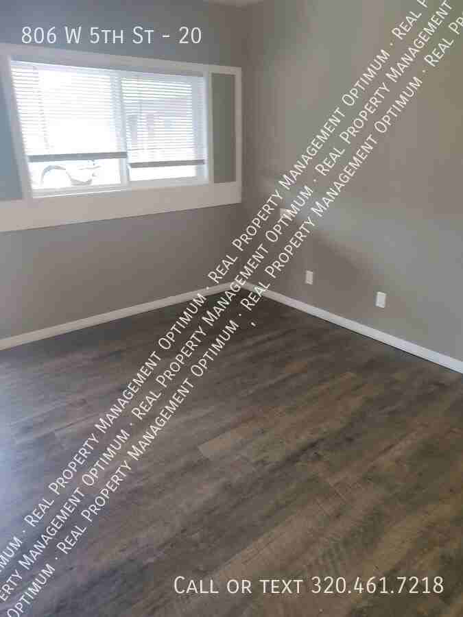 806 W 5th St #20 - Photo 6 of 12